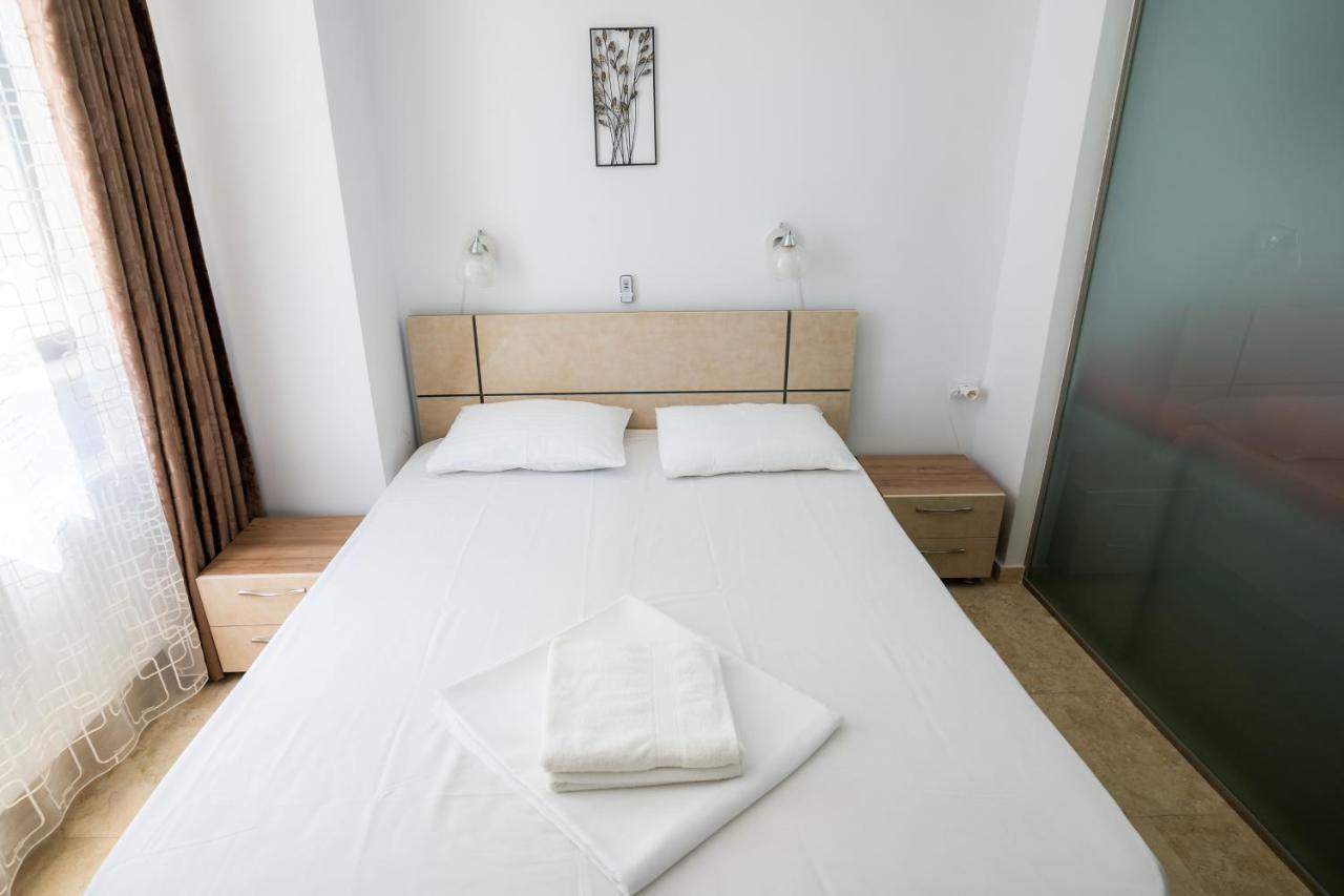 Lake Apartments Solid Mamaia Esterno foto