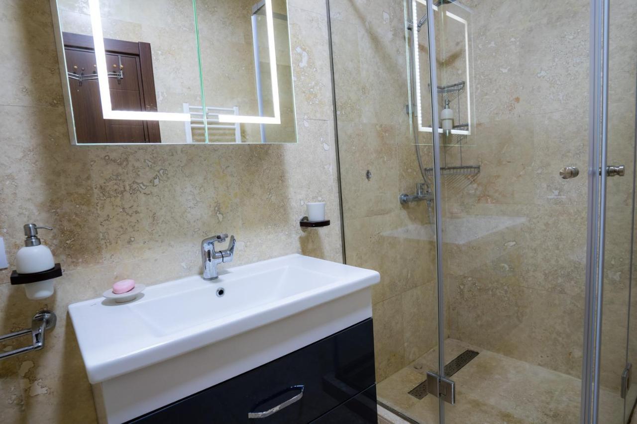 Lake Apartments Solid Mamaia Esterno foto