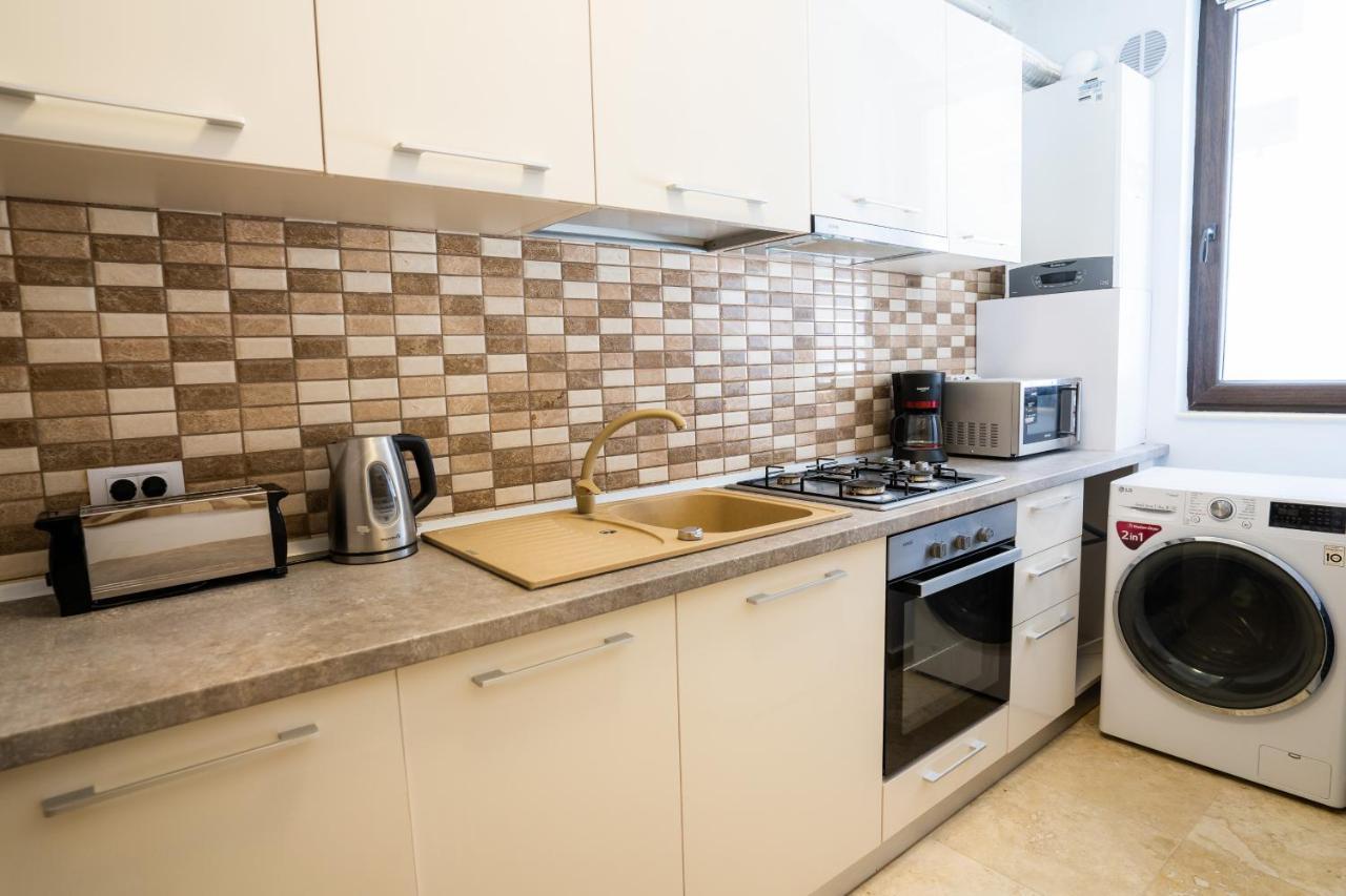 Lake Apartments Solid Mamaia Esterno foto