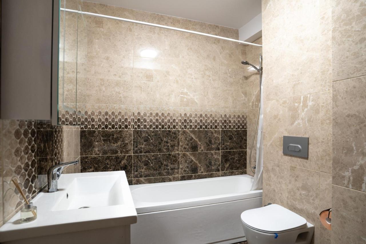 Lake Apartments Solid Mamaia Esterno foto