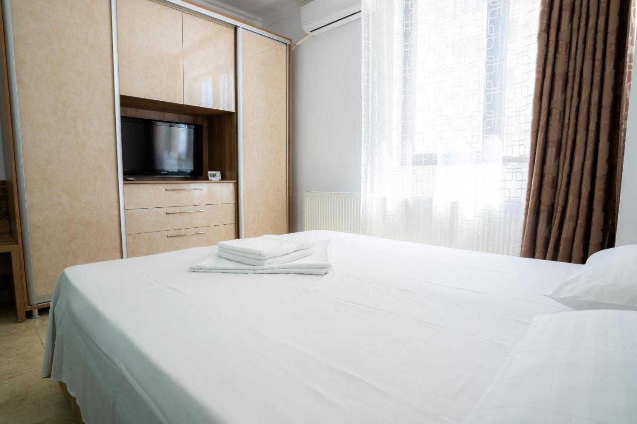 Lake Apartments Solid Mamaia Esterno foto