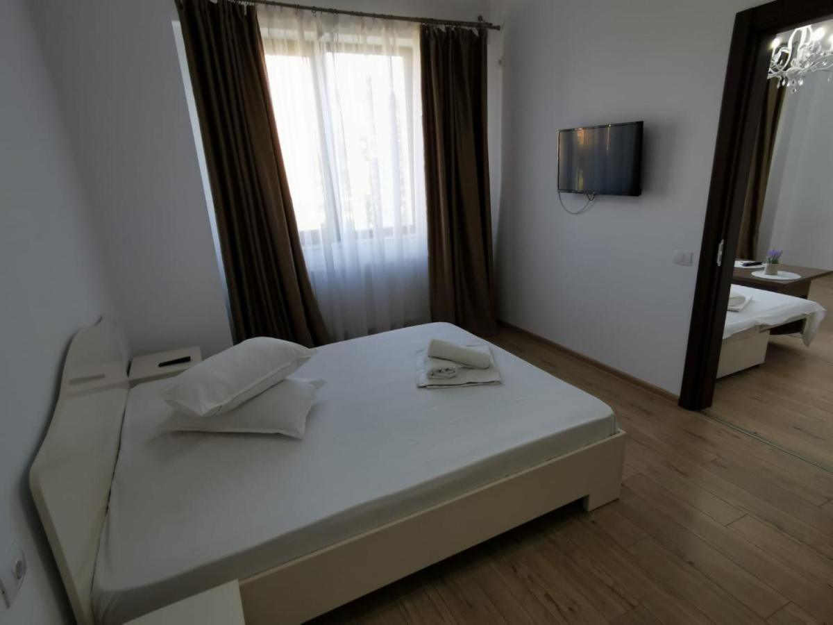 Lake Apartments Solid Mamaia Esterno foto