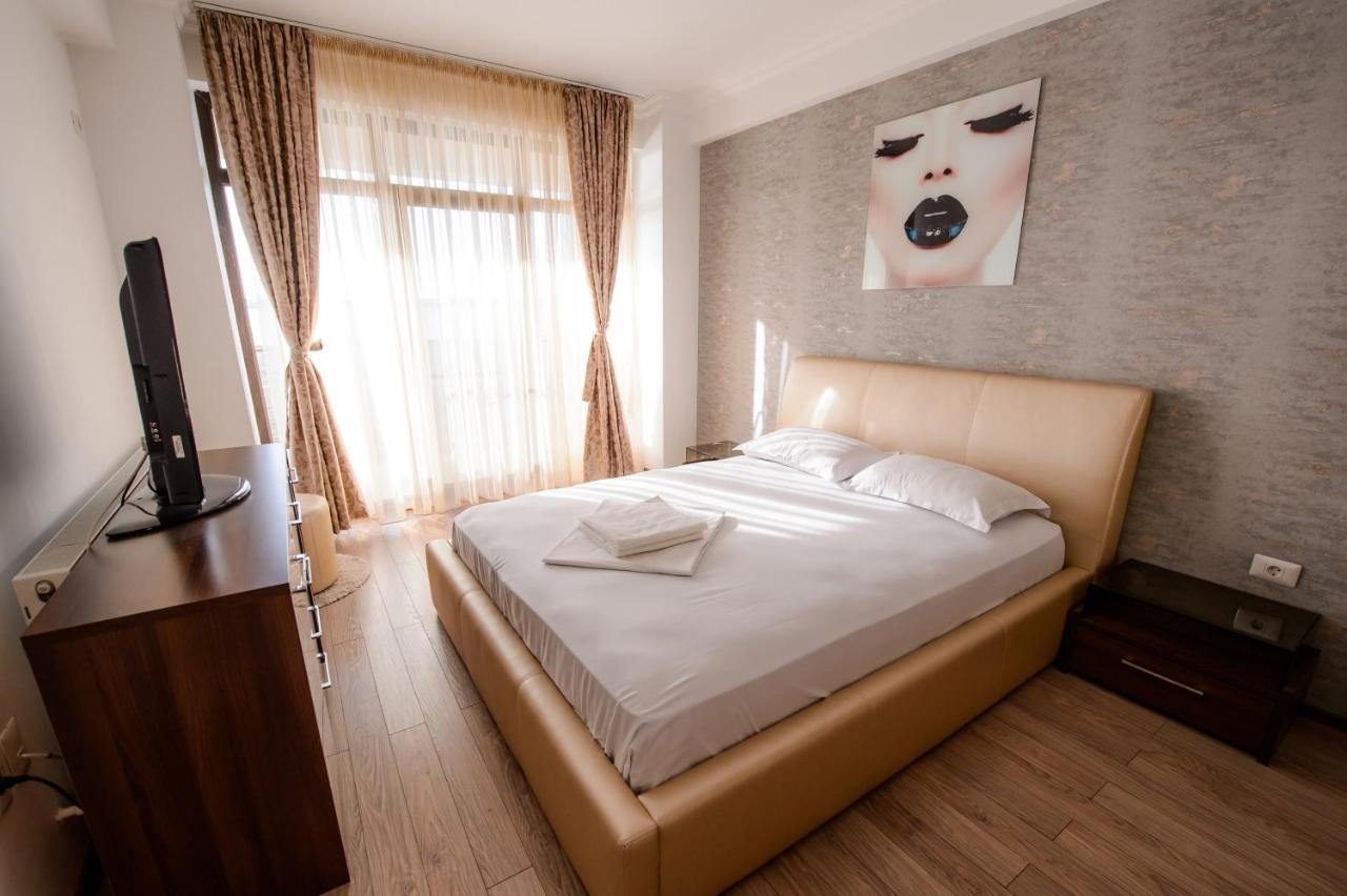 Lake Apartments Solid Mamaia Esterno foto