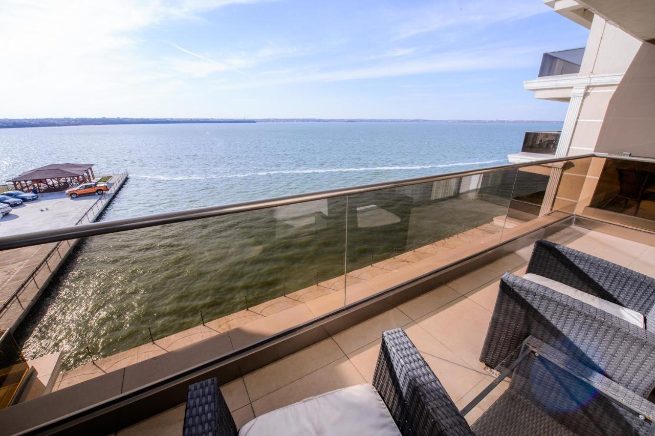 Lake Apartments Solid Mamaia Esterno foto
