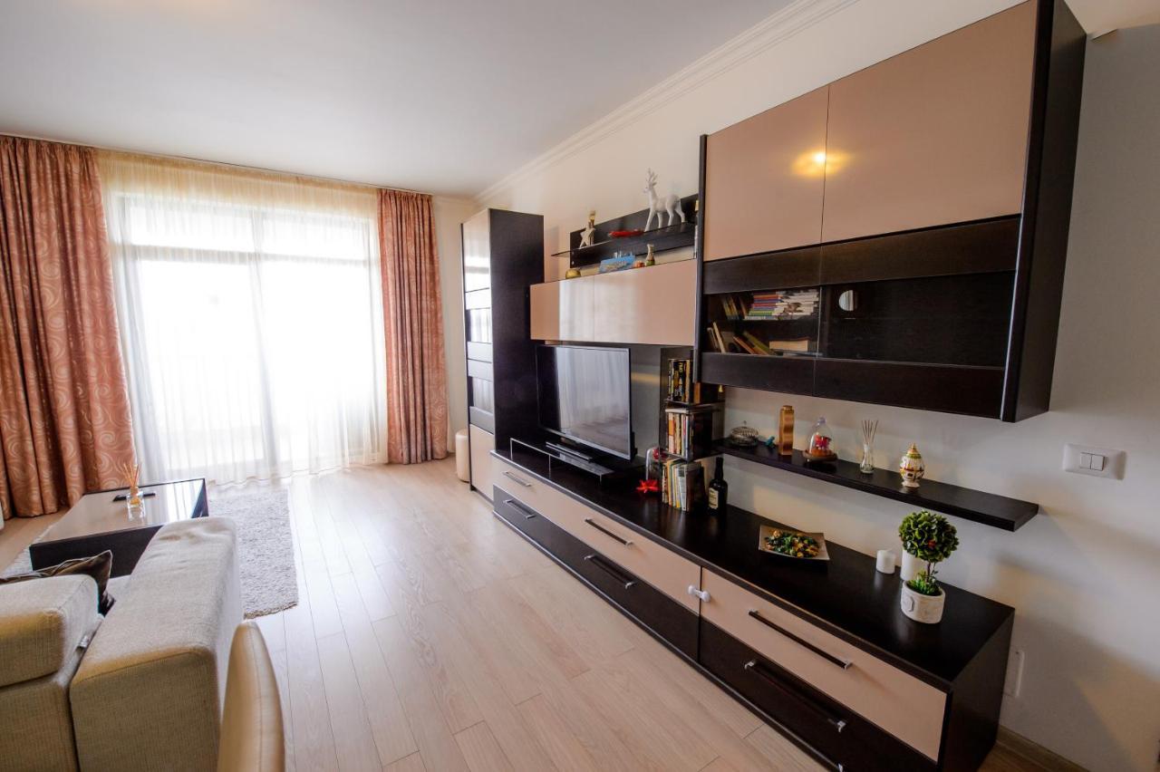 Lake Apartments Solid Mamaia Esterno foto