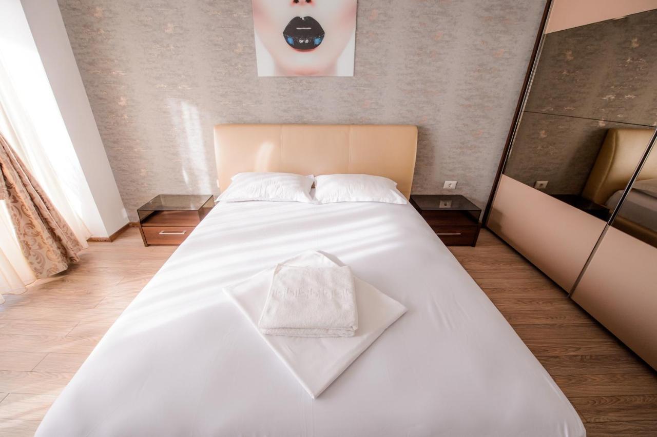Lake Apartments Solid Mamaia Esterno foto