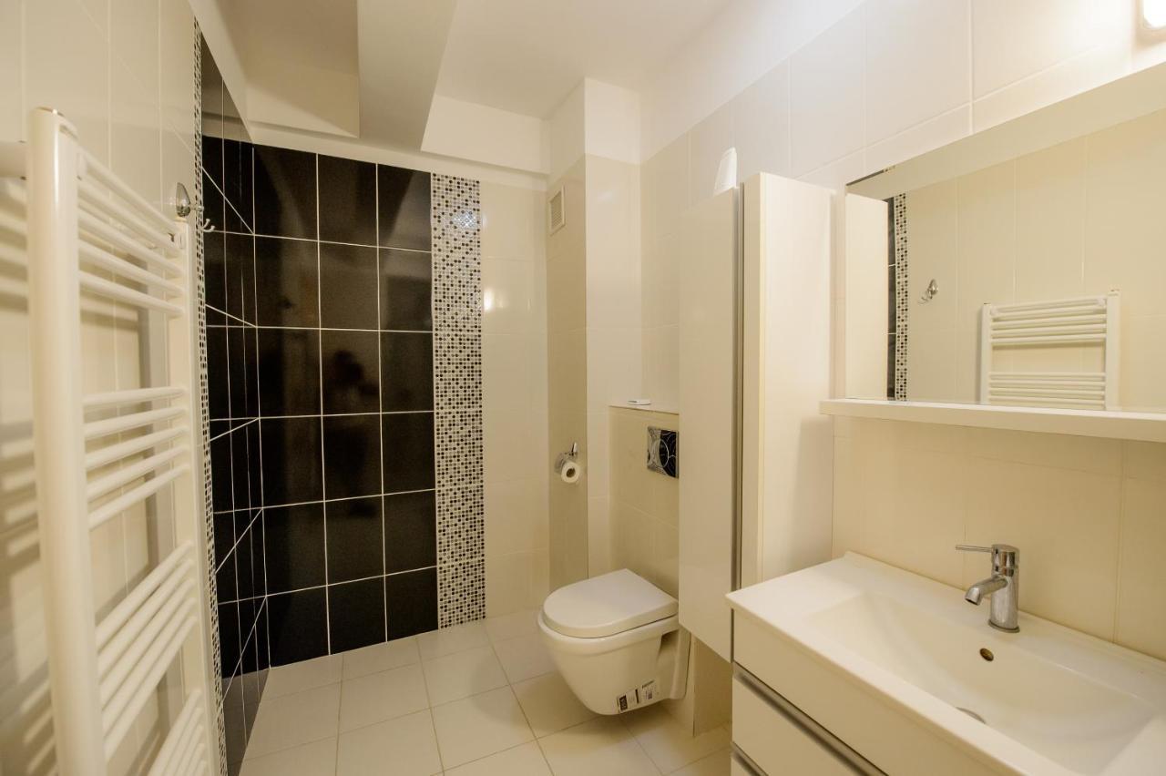 Lake Apartments Solid Mamaia Esterno foto