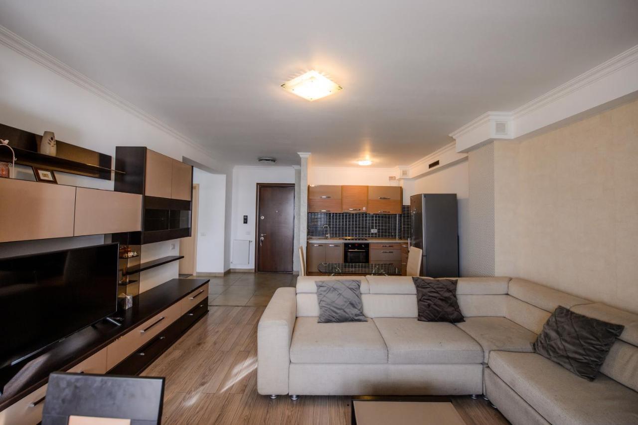 Lake Apartments Solid Mamaia Esterno foto