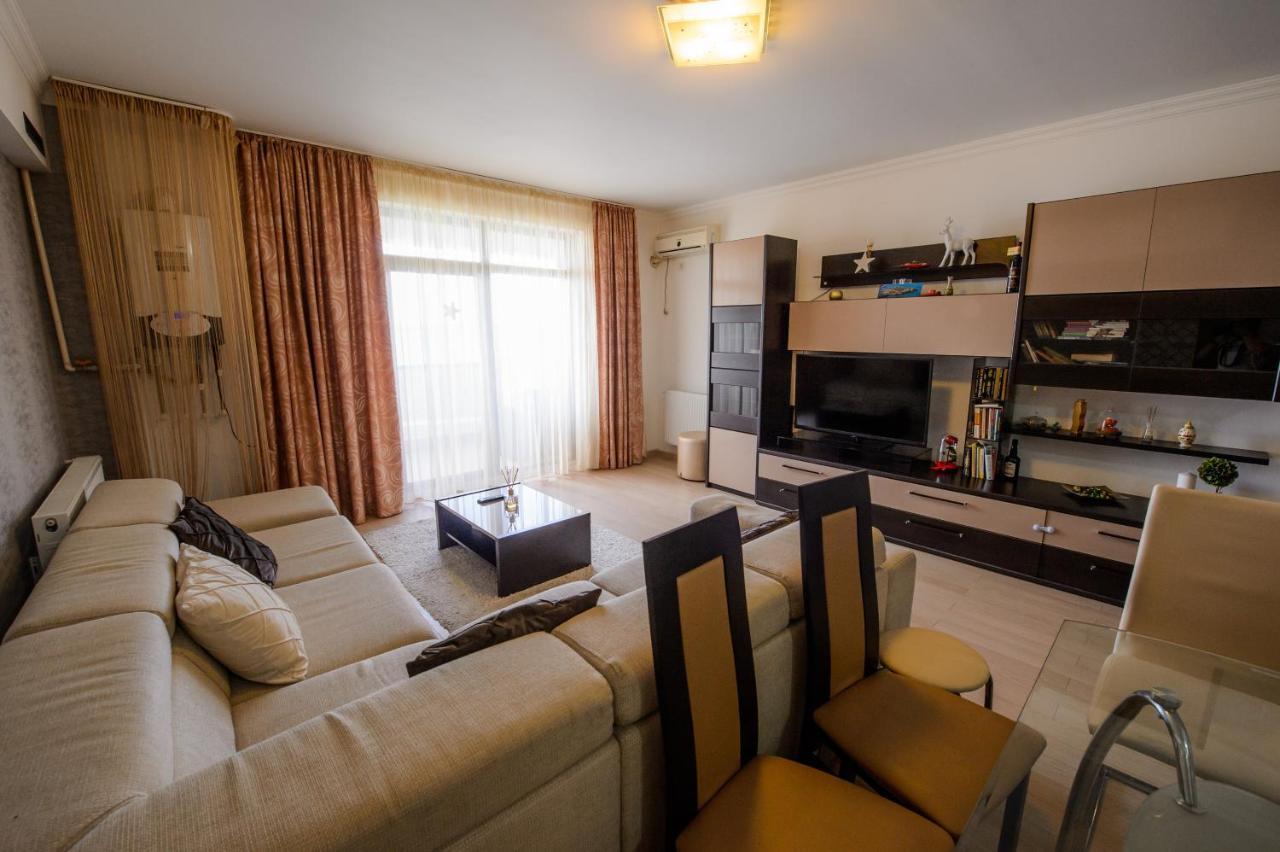 Lake Apartments Solid Mamaia Esterno foto