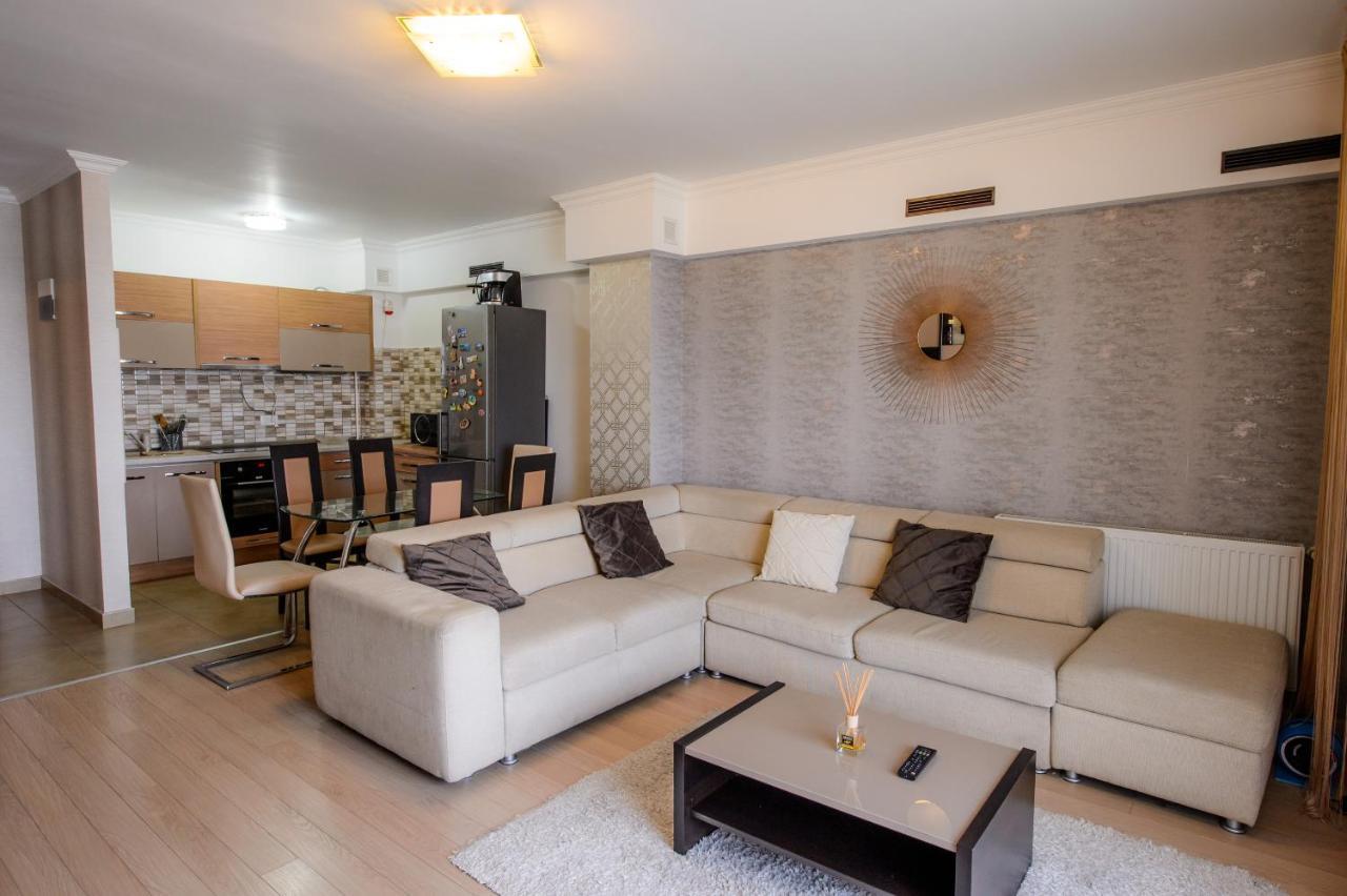 Lake Apartments Solid Mamaia Esterno foto