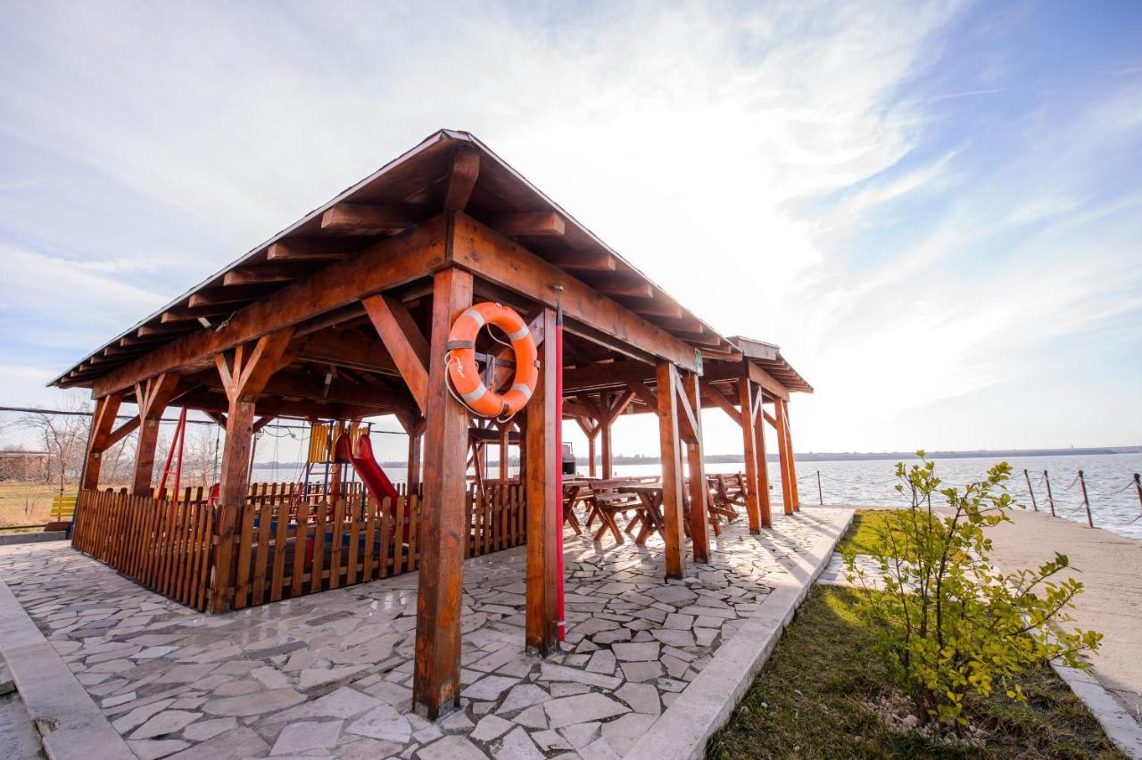 Lake Apartments Solid Mamaia Esterno foto